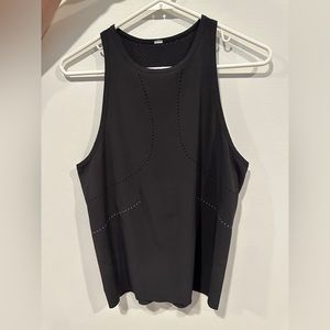 Lululemon size 6 Black Tank top reflective dots and hole detailing
